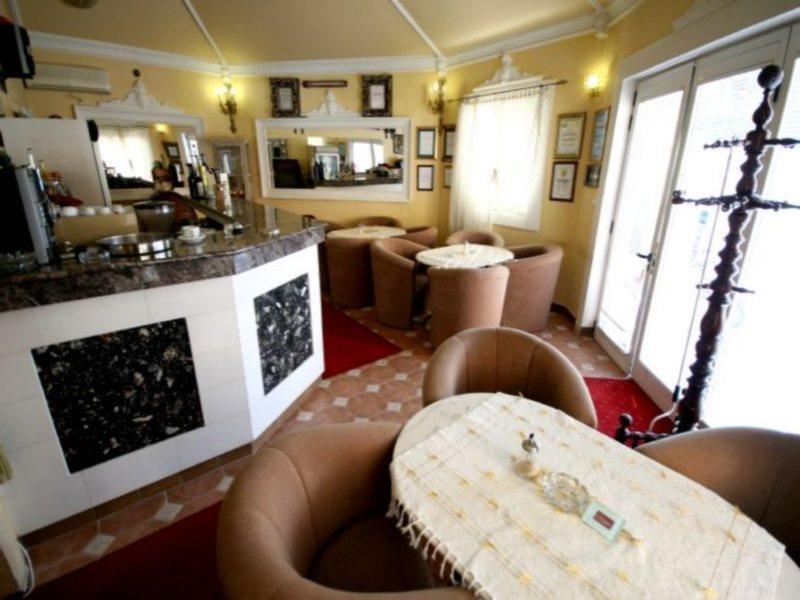 Hotel Kosta'S Podgoriçe Restoran fotoğraf